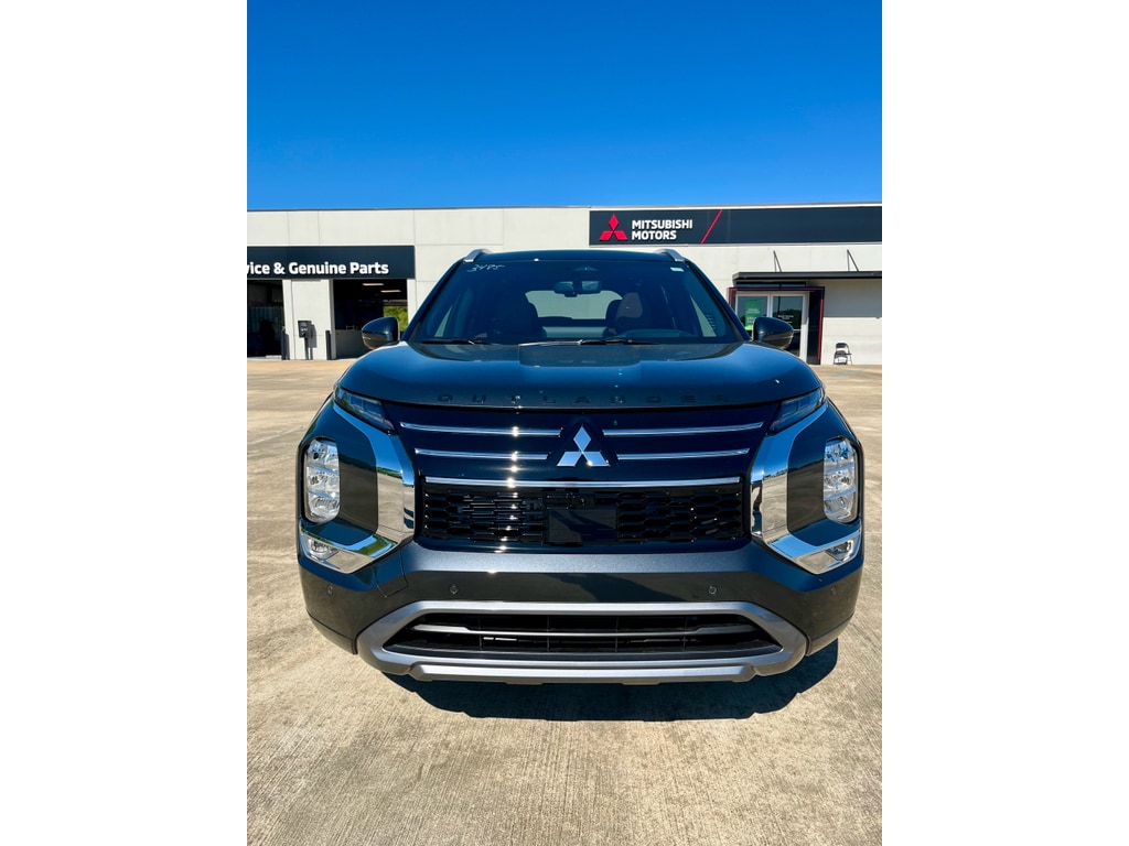 2026 Mitsubishi Outlander SEL FWD's photo
