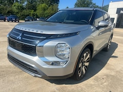 2025 Mitsubishi Outlander SE SUV