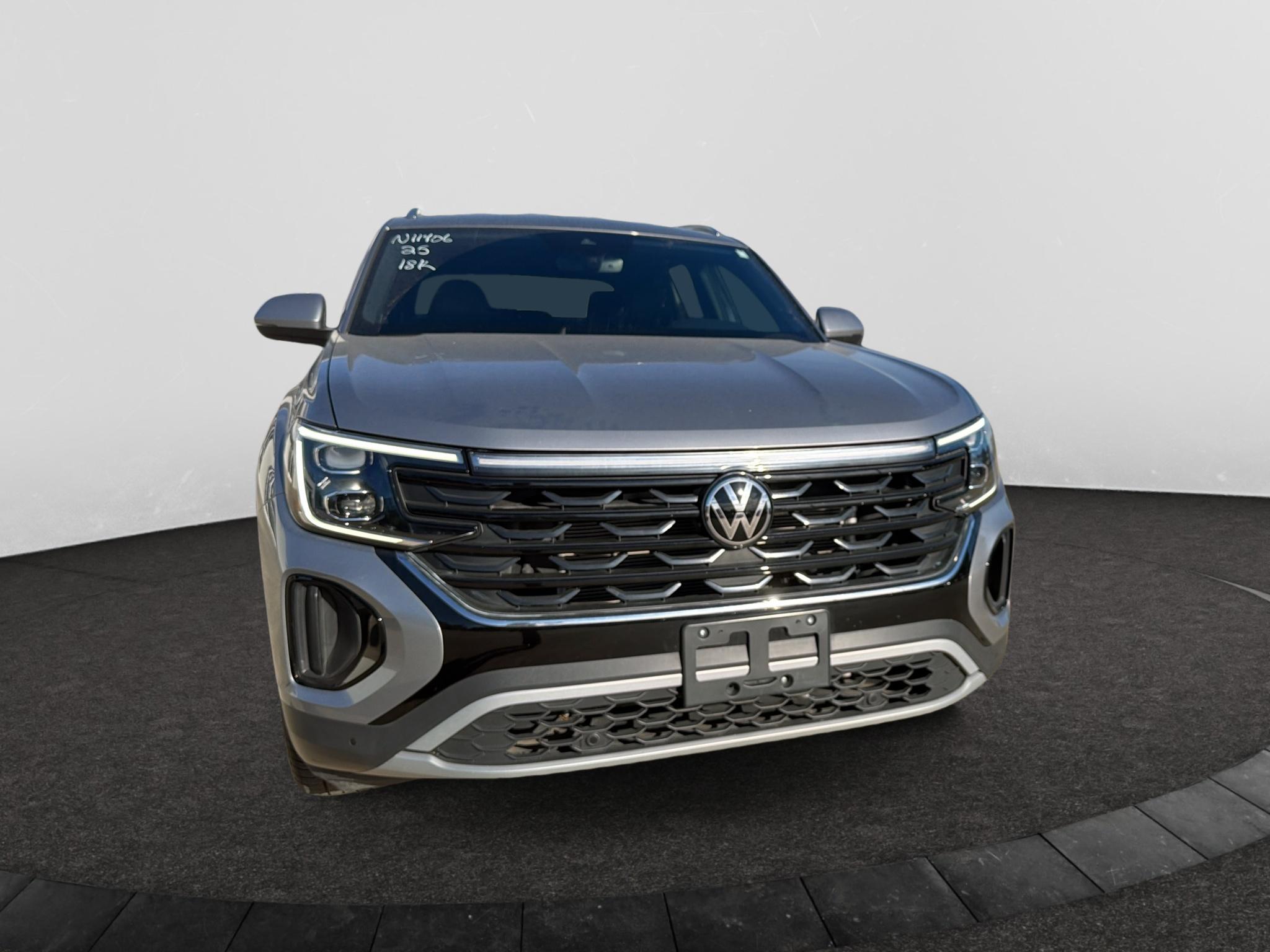 Used 2025 Volkswagen Atlas Cross Sport 2.0T SE w/Technology SUV
