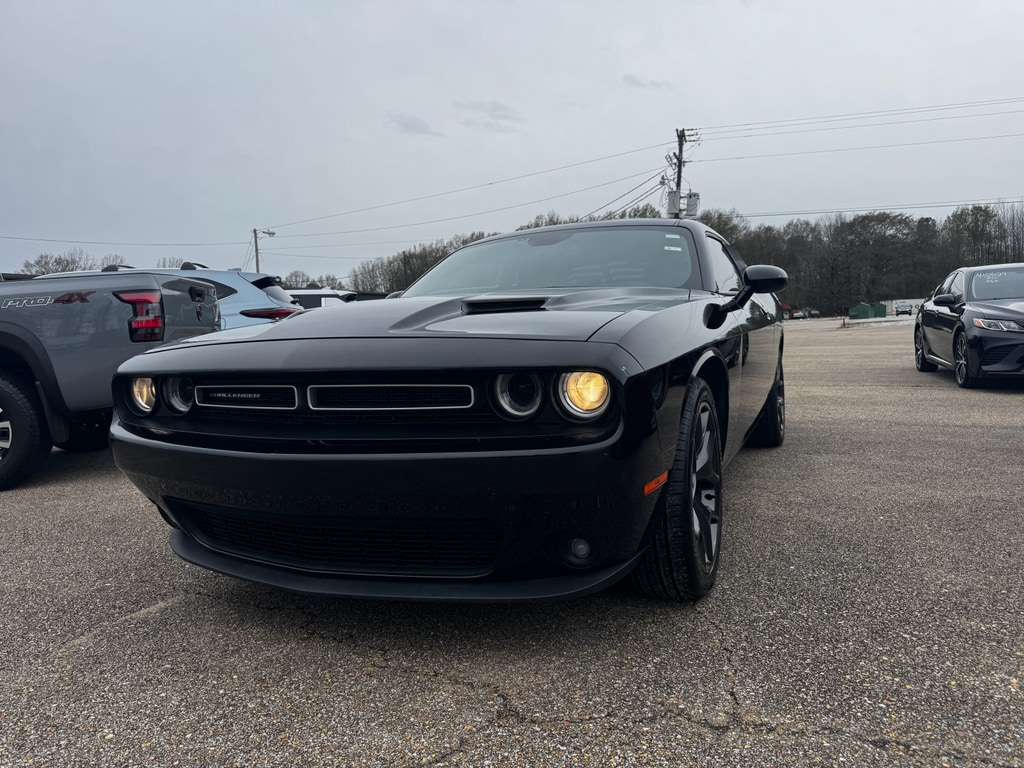 Used 2018 Dodge Challenger SXT Coupe