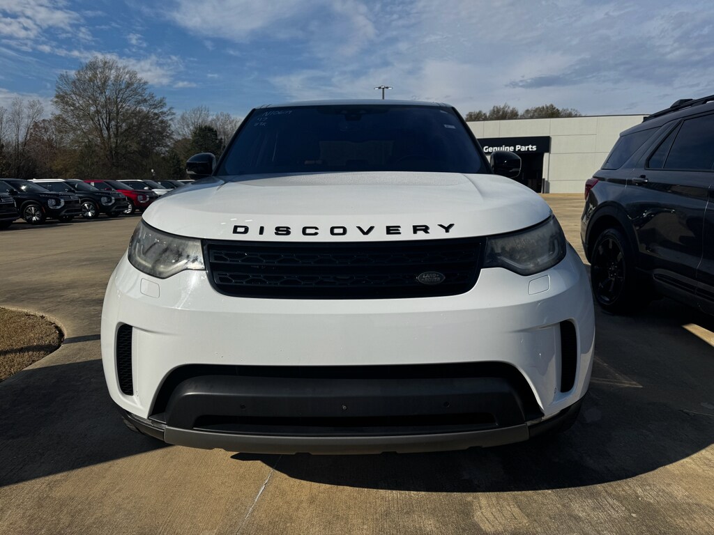 2017 Land Rover Discovery HSE photo 2