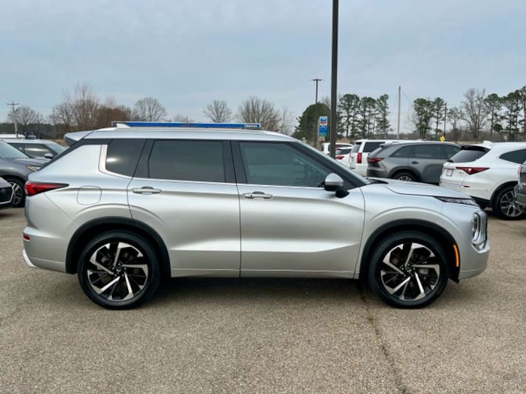Used 2022 Mitsubishi Outlander SEL CUV