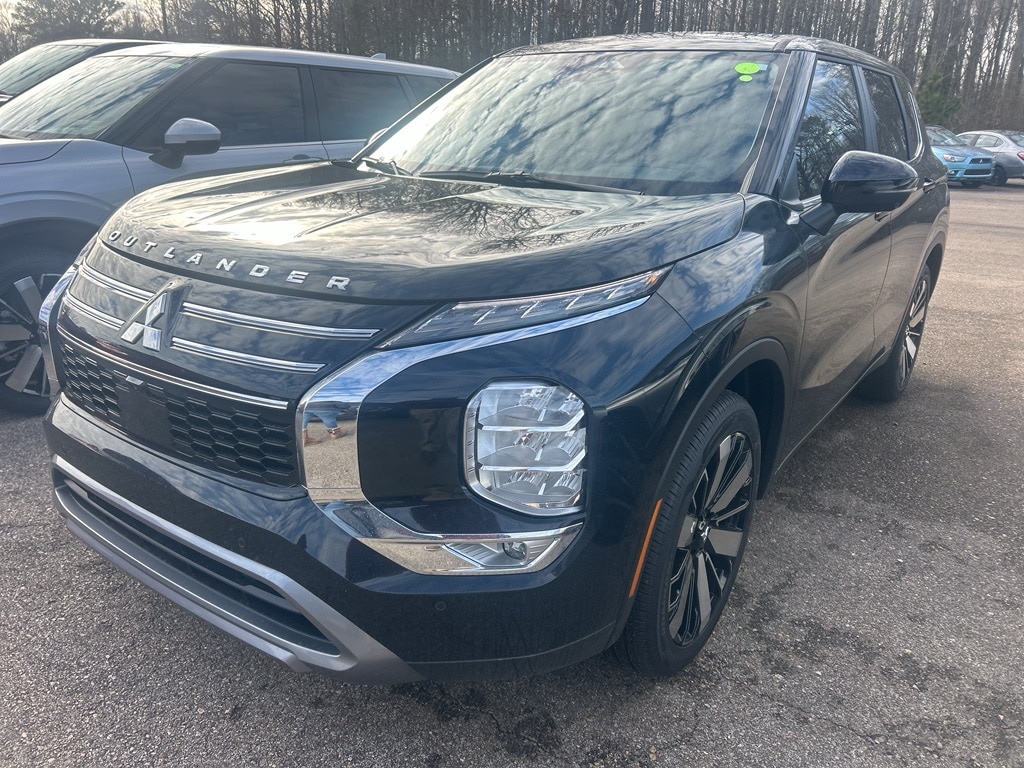 2026 Mitsubishi Outlander SE FWD's photo