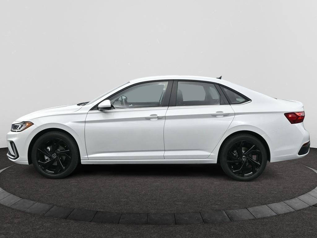 2025 Volkswagen Jetta SE photo 4