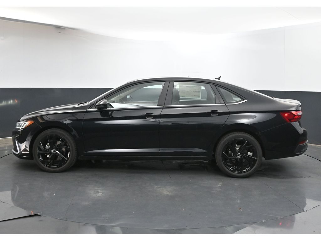 2025 Volkswagen Jetta SE photo 4