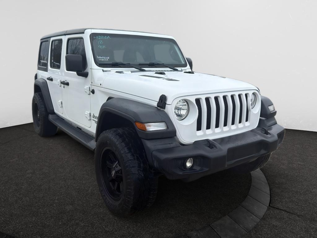 2018 Toyota RAV4 Unlimited Sport S photo 3