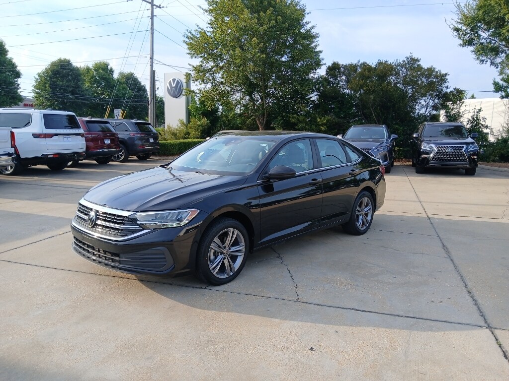 Used 2023 Volkswagen Jetta SE Sedan