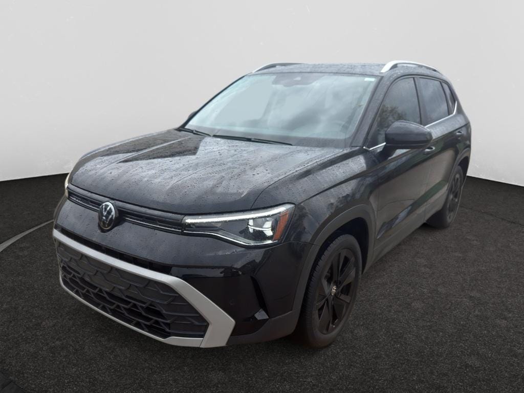 Used 2025 Volkswagen Taos SE Sport Utility