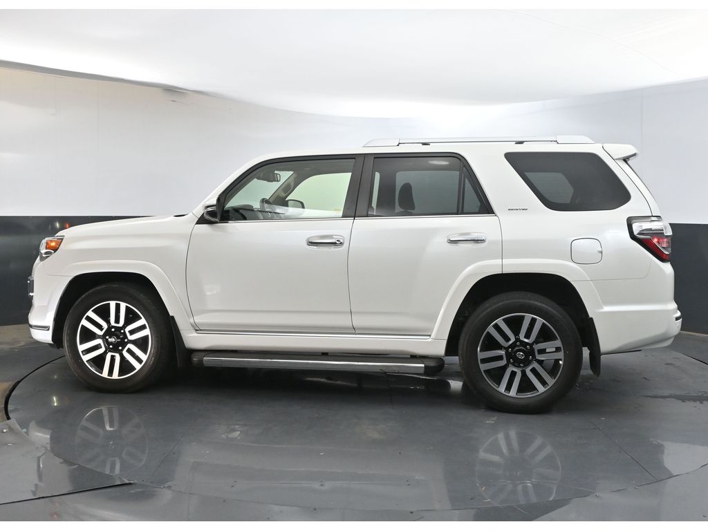 2022 Toyota 4Runner Limited photo 4