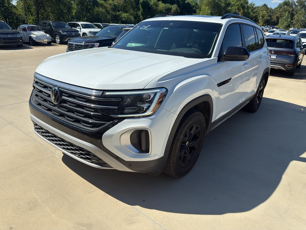 Used 2024 Volkswagen Atlas 2.0T Peak Edition SE w/Technology Sport Utility