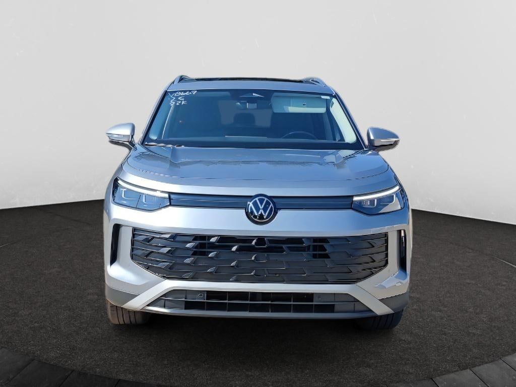 Certified 2025 Volkswagen Tiguan SE Sport Utility