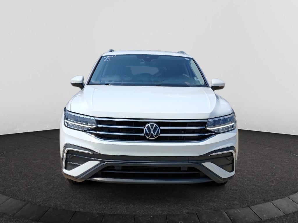 Used 2024 Volkswagen Tiguan SE Sport Utility