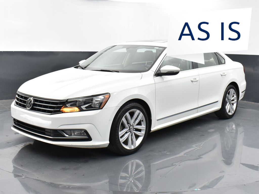 2016 Volkswagen Passat SEL photo 3