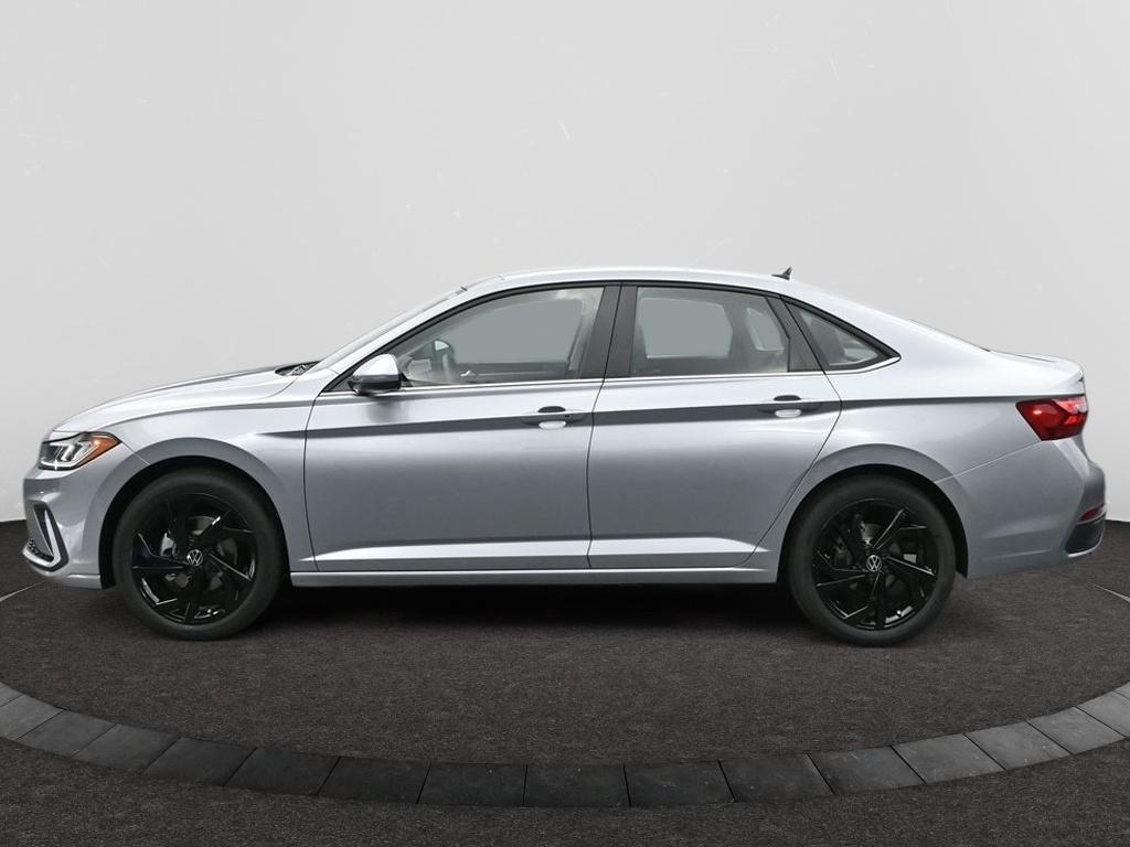 2025 Volkswagen Jetta SE photo 4
