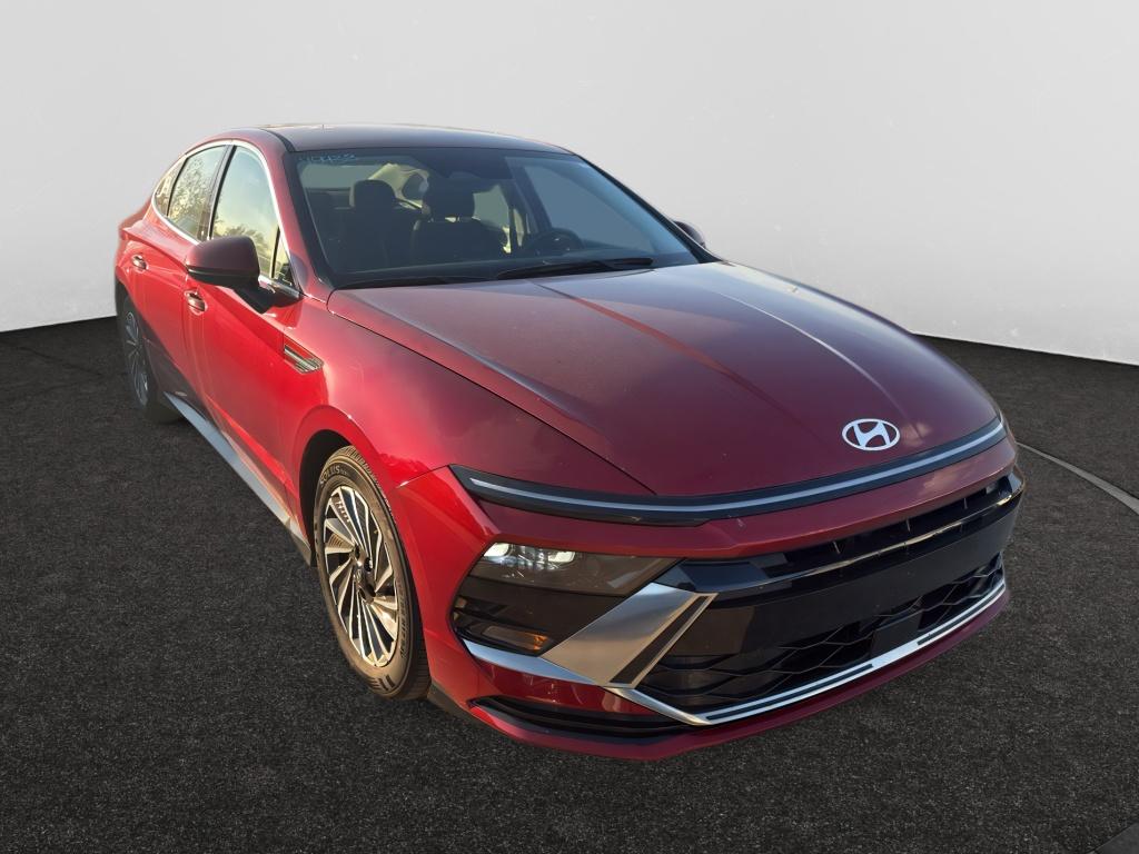 2025 Hyundai Sonata Hybrid SEL photo 2