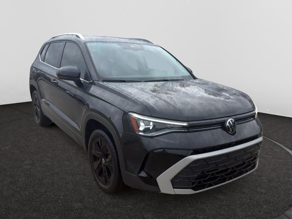 Used 2025 Volkswagen Taos SE Sport Utility