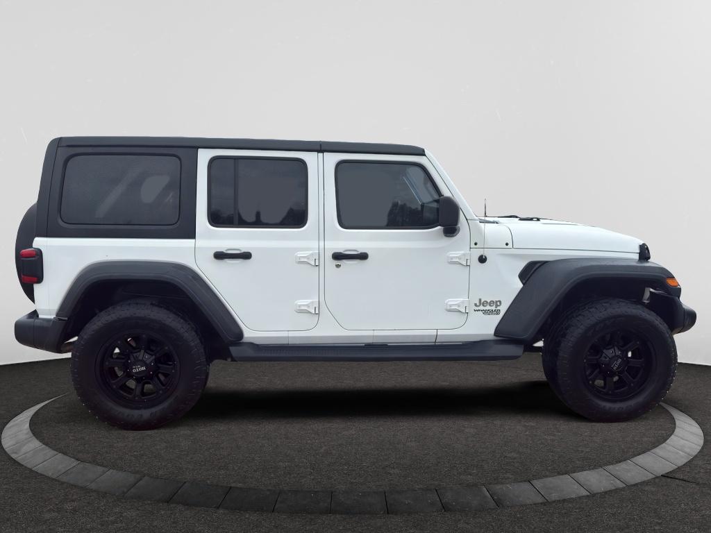 2018 Toyota RAV4 Unlimited Sport S photo 4