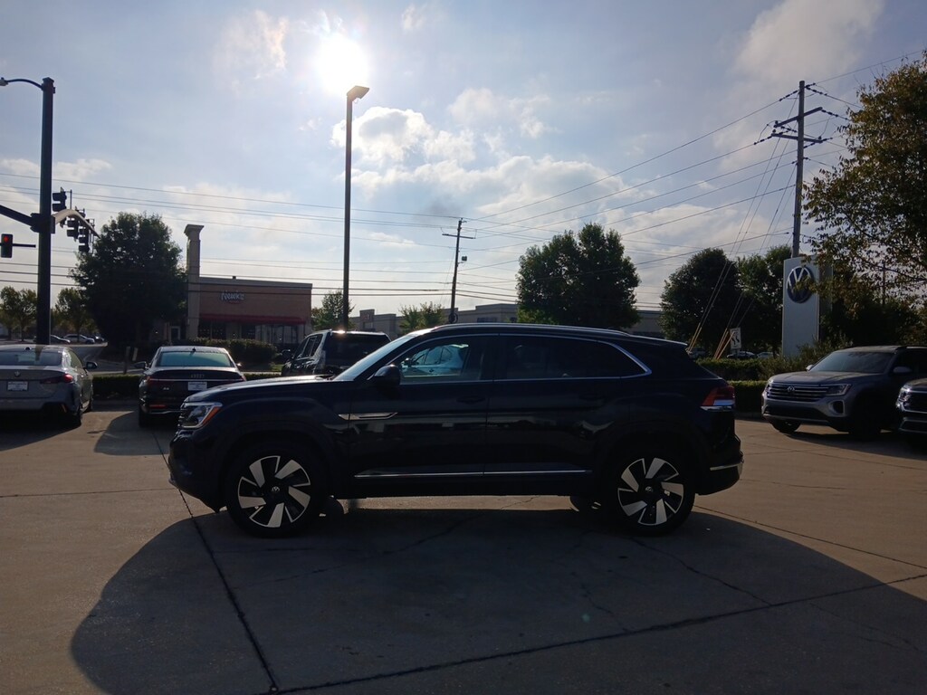 Used 2025 Volkswagen Atlas Cross Sport 2.0T SEL Sport Utility