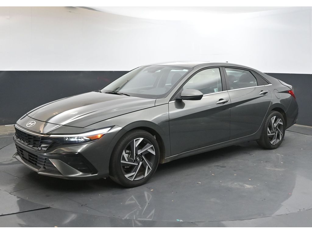 2024 Hyundai Elantra SEL Convenience photo 3