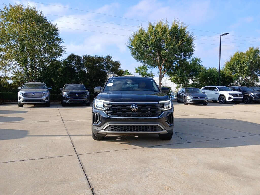 Used 2025 Volkswagen Atlas Cross Sport 2.0T SEL Sport Utility