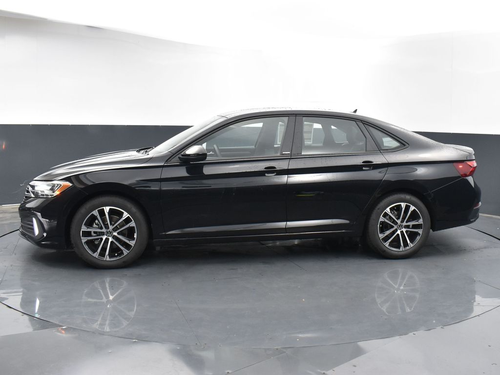 2024 Volkswagen Jetta Sport photo 4