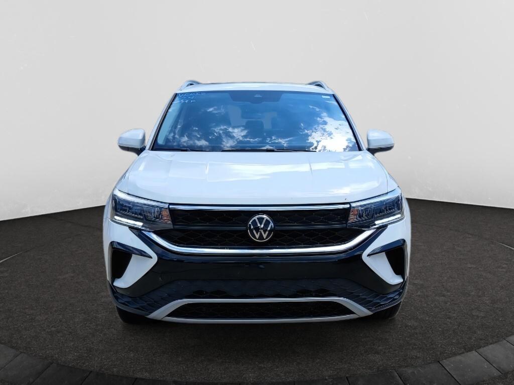 Used 2024 Volkswagen Taos SE Sport Utility