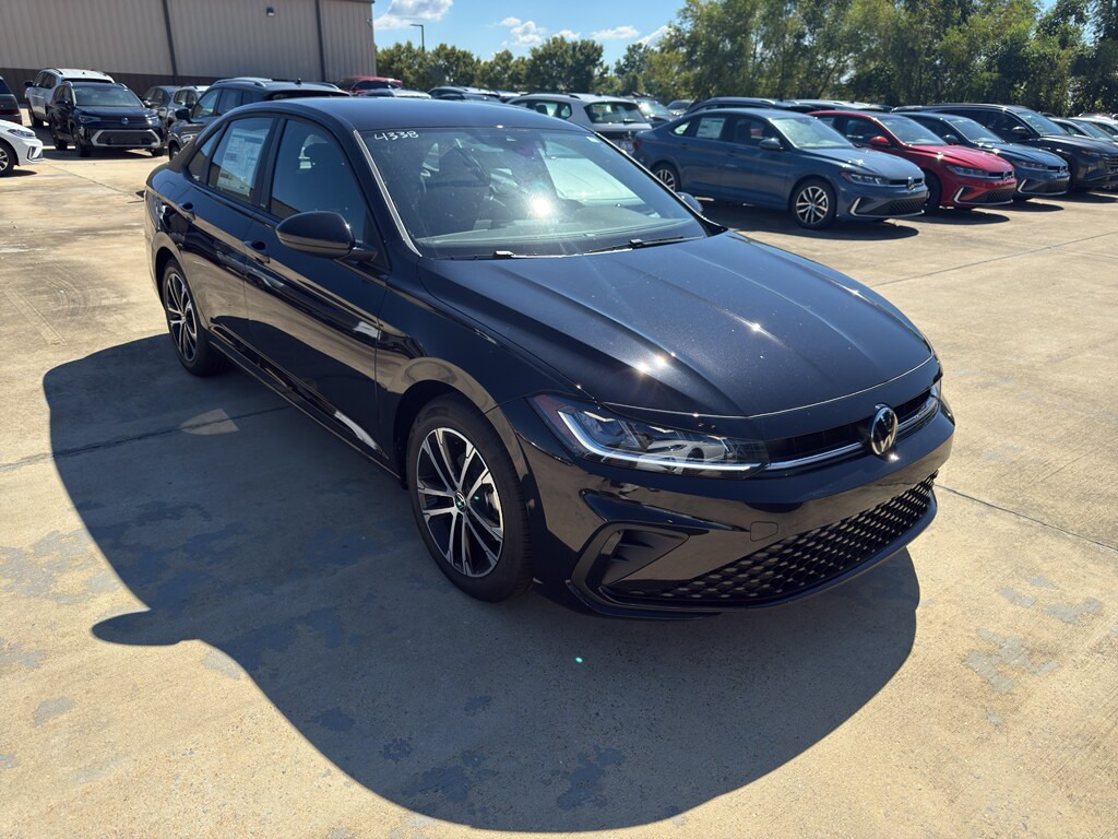 2026 Volkswagen Jetta Sport photo 3