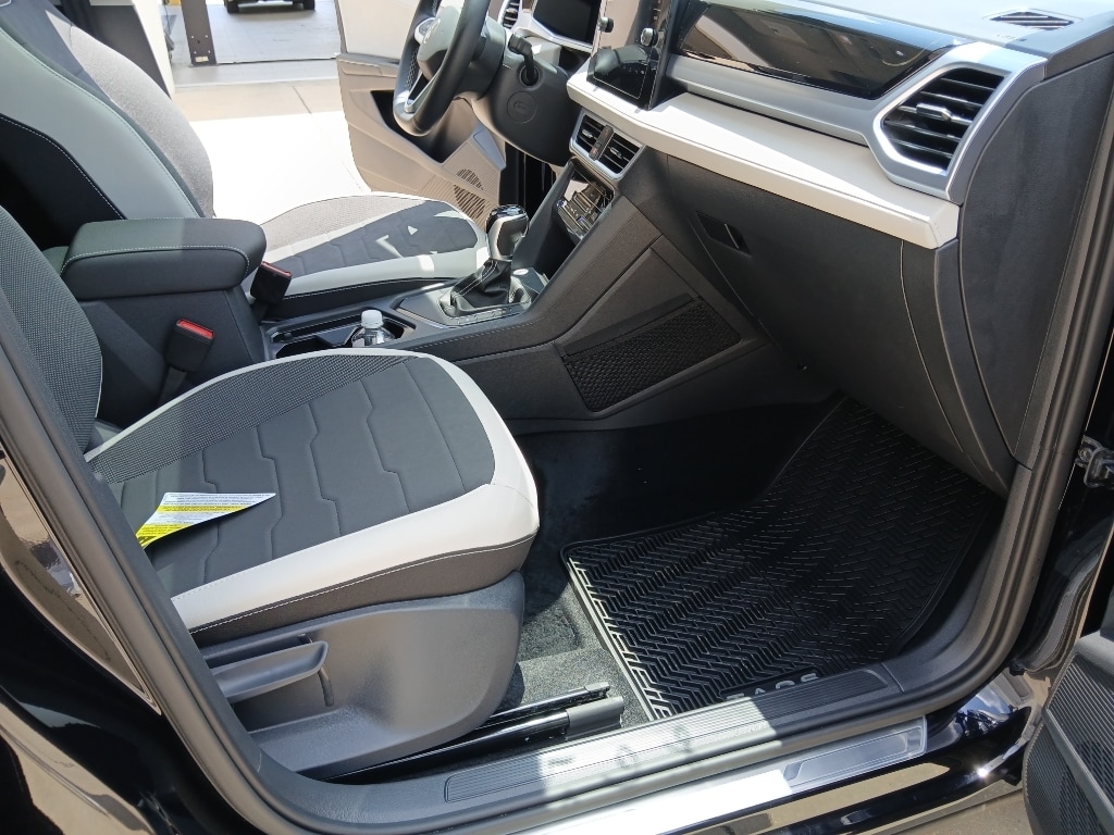 2026 Volkswagen Taos SE - Photo 38
