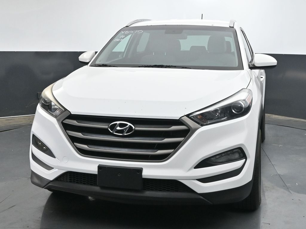 2016 Hyundai Tucson SE photo 2