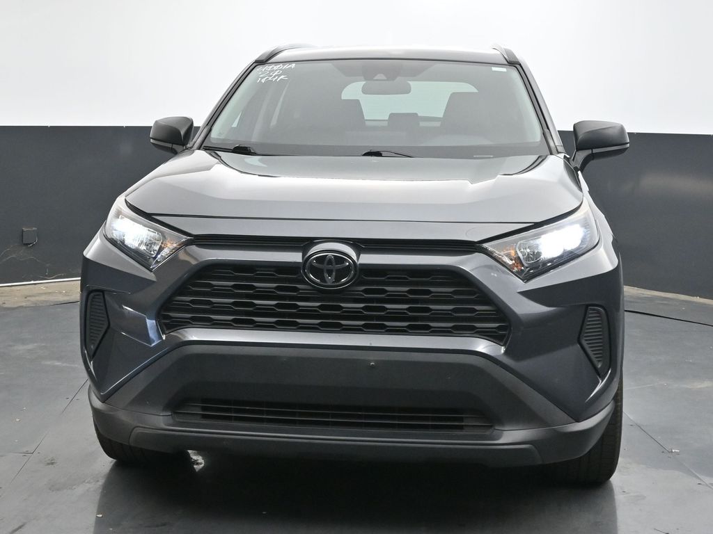 2020 Toyota RAV4 LE photo 2