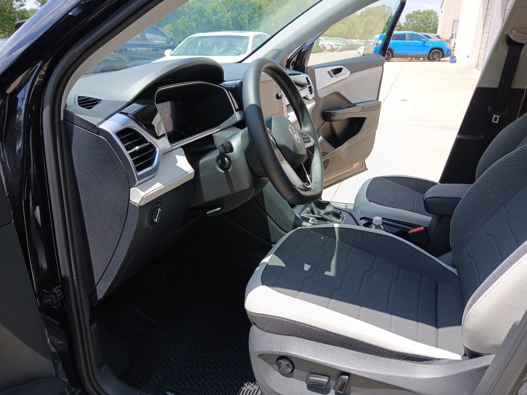 2026 Volkswagen Taos SE - Photo 15