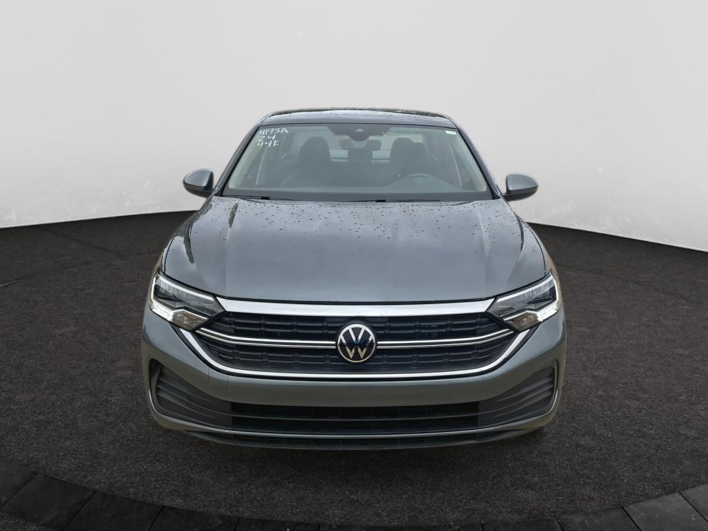 2024 Volkswagen Jetta SE photo 2