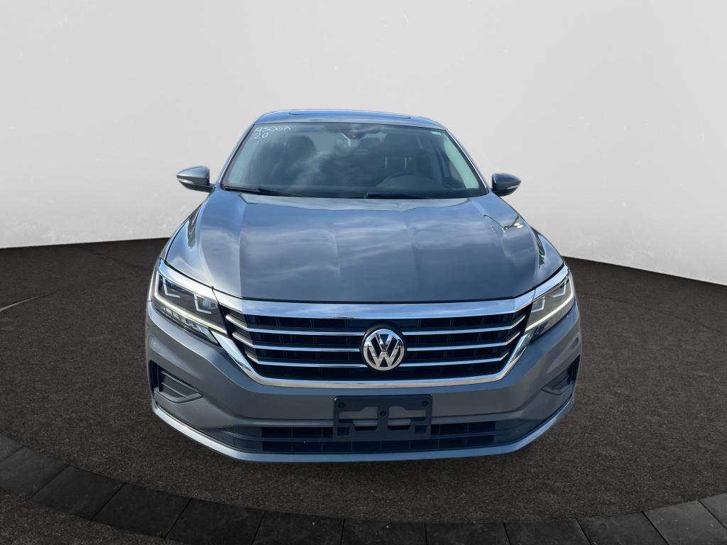 2020 Volkswagen Passat 2.0T SE photo 2