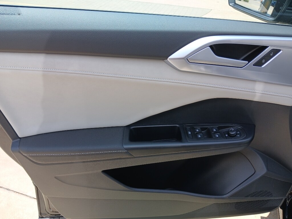 2026 Volkswagen Taos SE - Photo 16