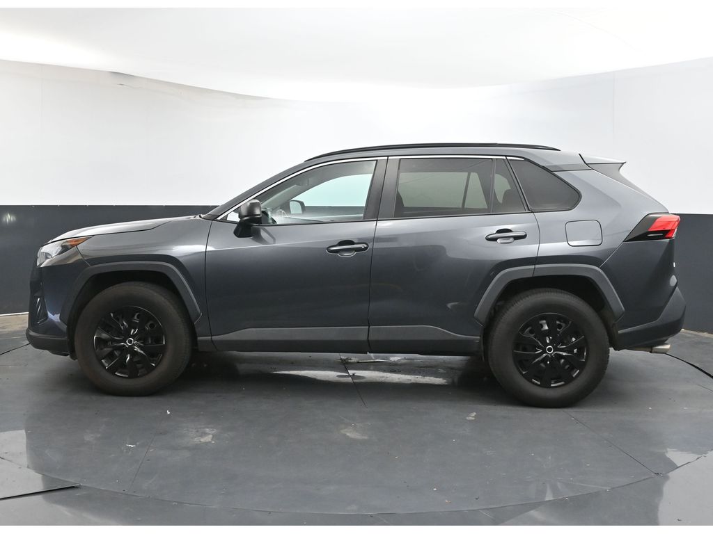 2020 Toyota RAV4 LE photo 4
