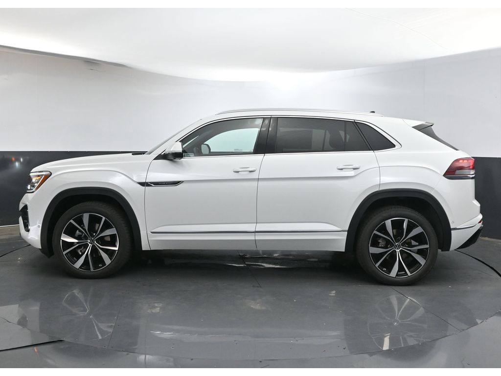 2026 Volkswagen Atlas Cross Sport SEL Premium R-Line photo 2