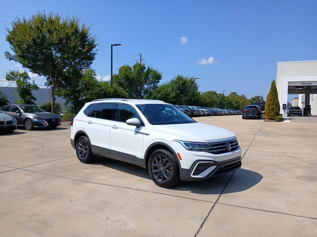 Used 2024 Volkswagen Tiguan SE Sport Utility