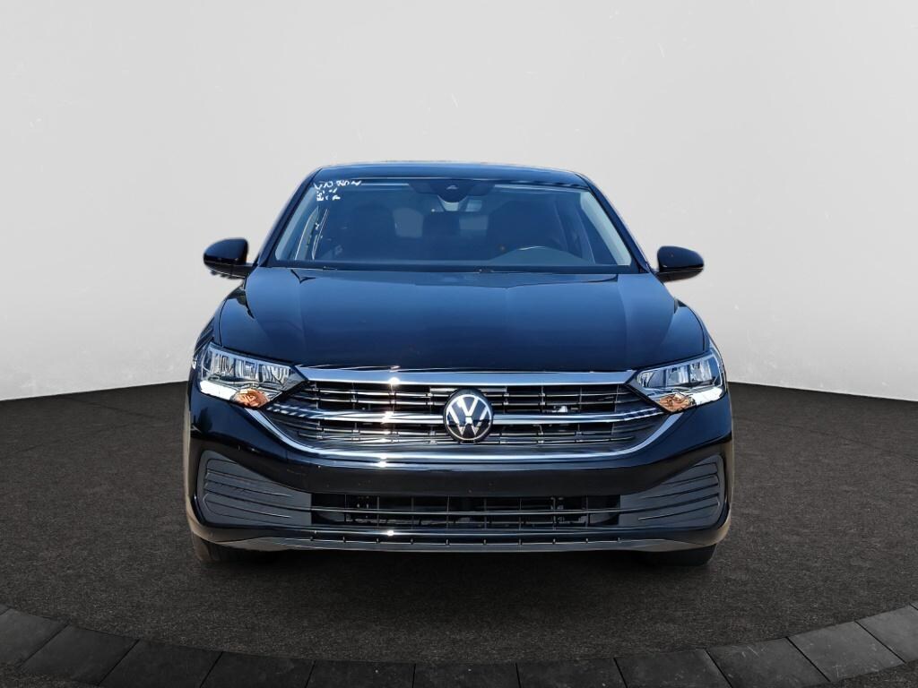 Used 2024 Volkswagen Jetta SE Sedan