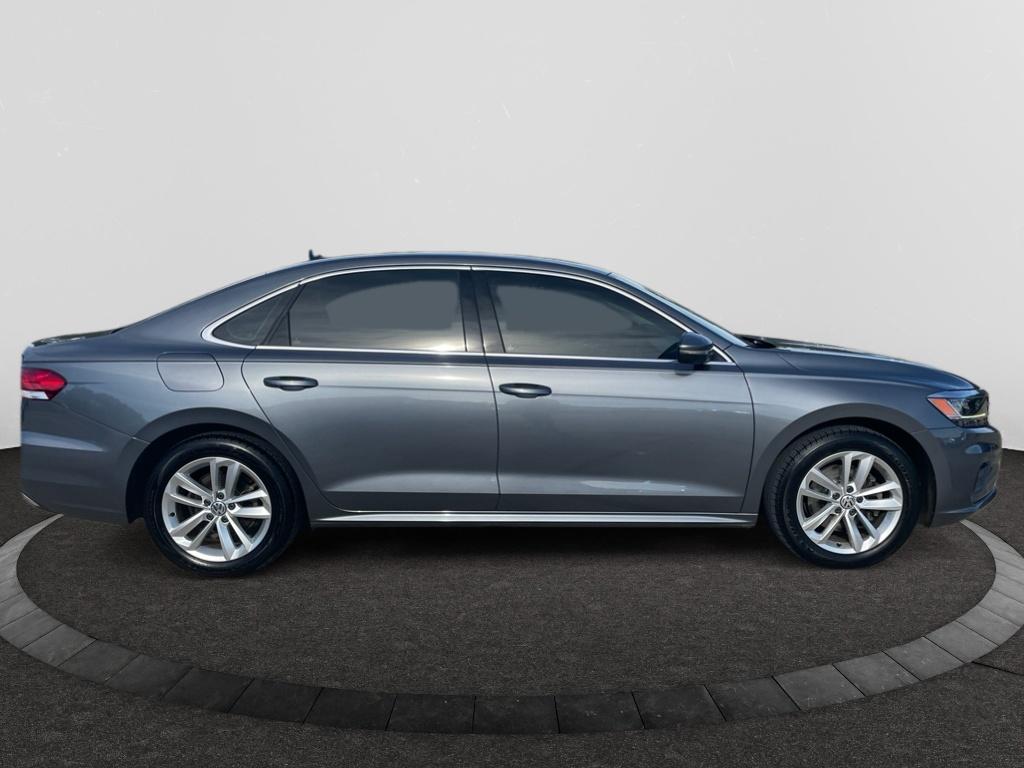 2020 Volkswagen Passat 2.0T SE photo 3