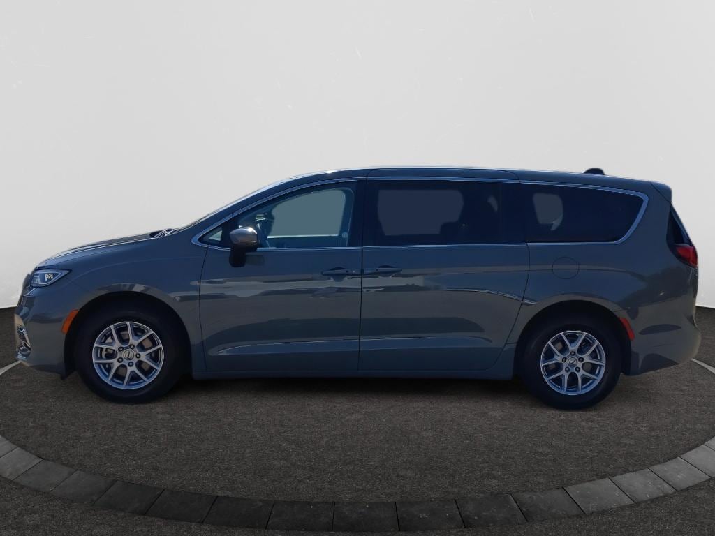 Used 2023 Chrysler Pacifica Touring L Passenger Van