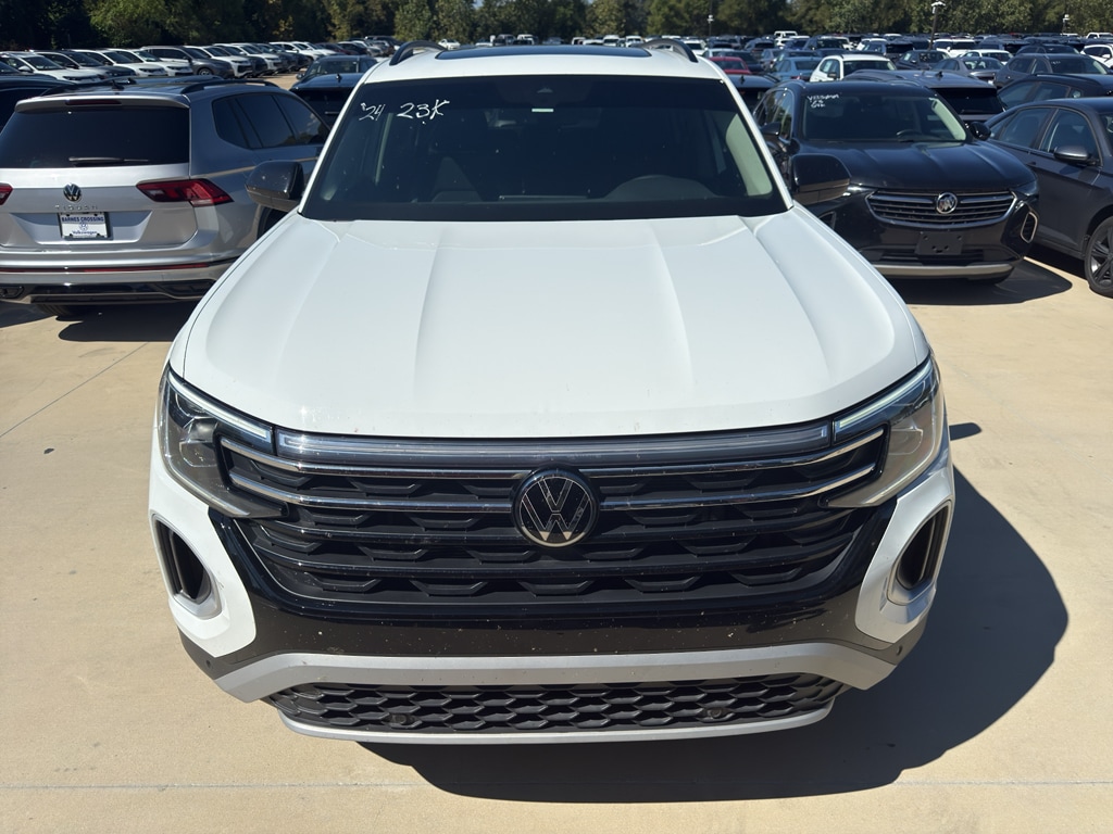 Used 2024 Volkswagen Atlas 2.0T Peak Edition SE w/Technology Sport Utility