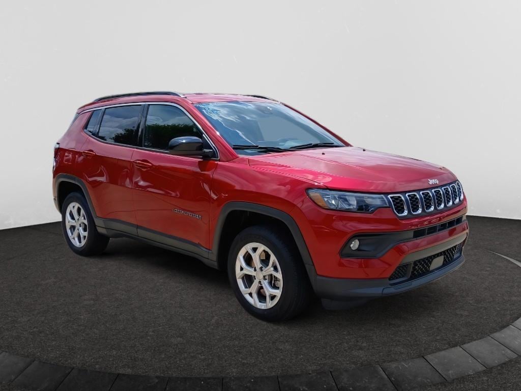 Used 2024 Jeep Compass Latitude Sport Utility