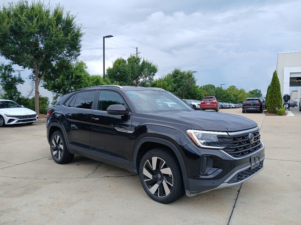 Used 2024 Volkswagen Atlas Cross Sport 2.0T SE w/Technology Sport Utility