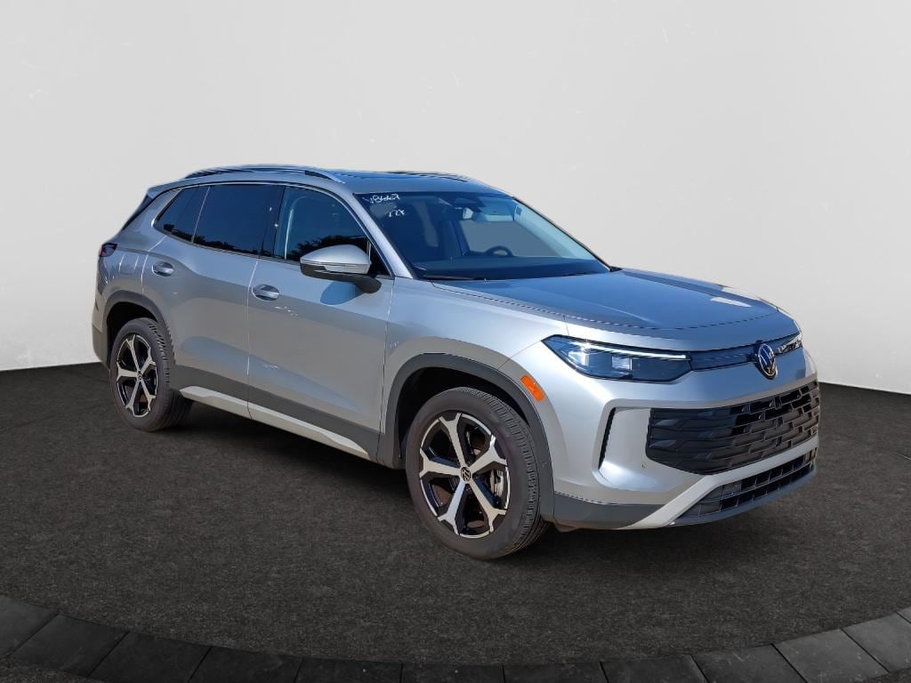 Certified 2025 Volkswagen Tiguan SE Sport Utility