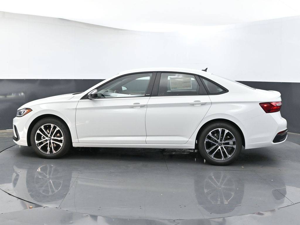 2025 Volkswagen Jetta Sport photo 4
