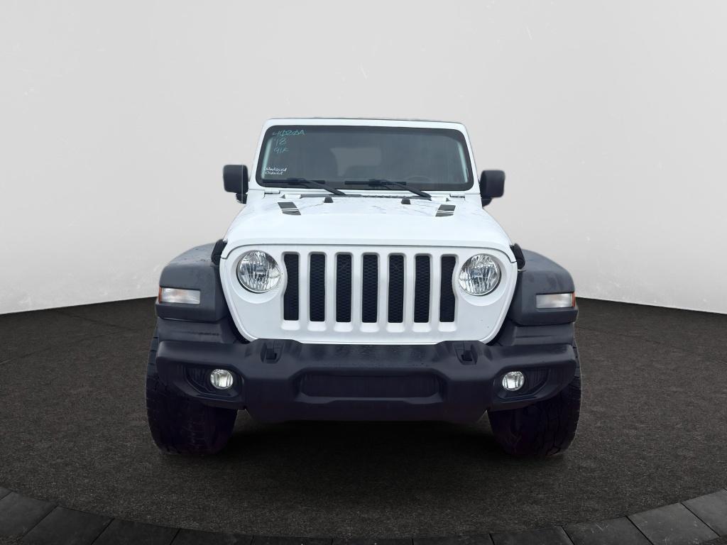 2018 Toyota RAV4 Unlimited Sport S photo 2