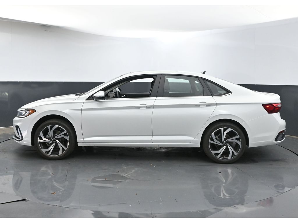 2025 Volkswagen Jetta SEL photo 4