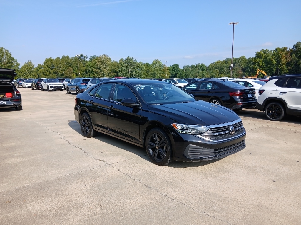 Used 2024 Volkswagen Jetta SE Sedan
