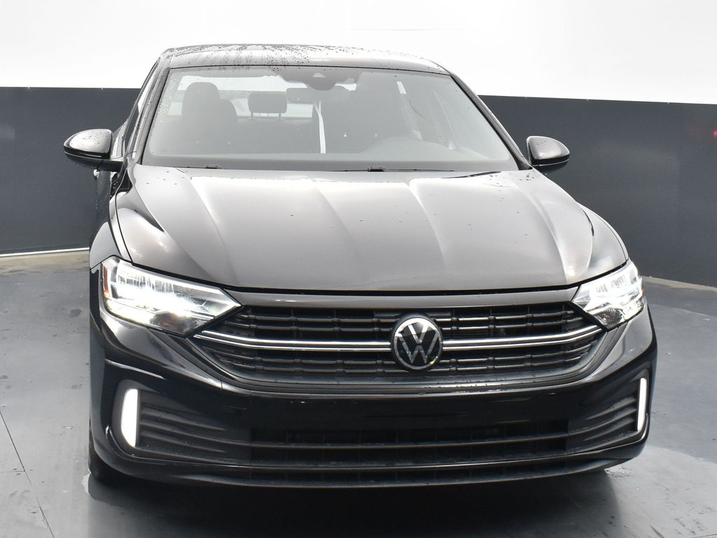 2024 Volkswagen Jetta Sport photo 2