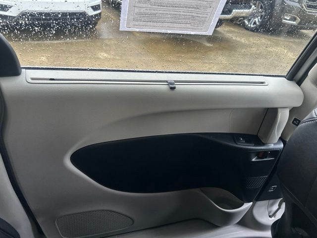 2024 Chrysler Pacifica Touring L - Photo 20